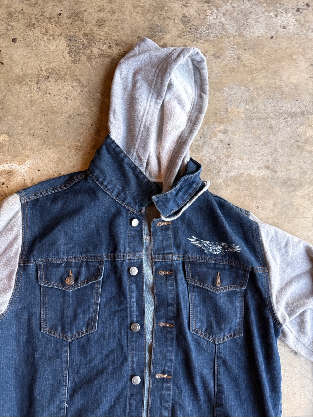 H Men's Denim Bomber Jacket Hooded Graphic Blue Gray Button Size L 42-44 - Picture 4 of 11